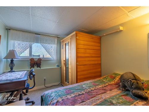 7600 17Th Street, Grand Forks, BC - Indoor Photo Showing Bedroom