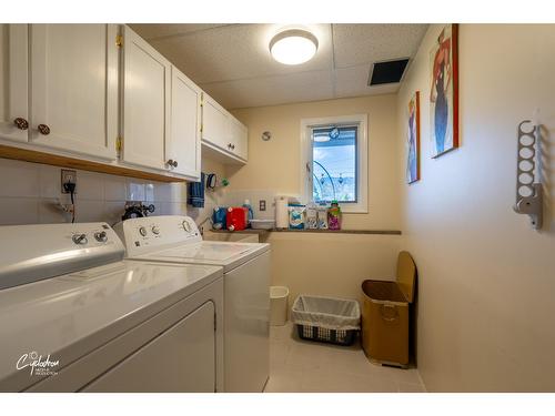 7600 17Th Street, Grand Forks, BC - Indoor Photo Showing Laundry Room