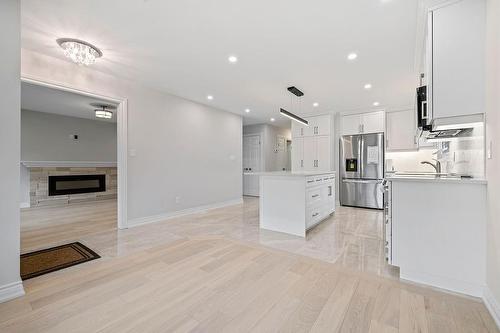 934 Lasalle Park Road, Burlington, ON - Indoor Photo Showing Kitchen With Upgraded Kitchen