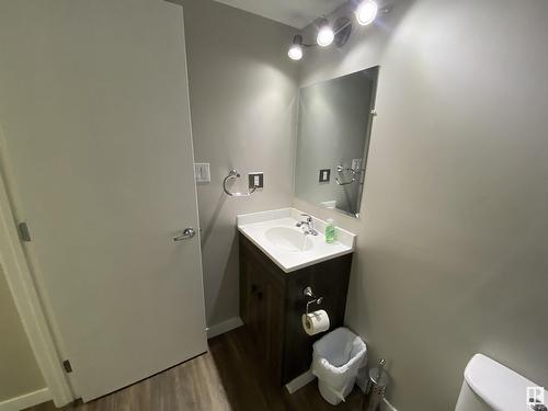 4943 Chalmers Av, Swan Hills, AB - Indoor Photo Showing Bathroom