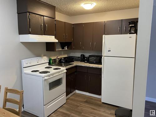 4943 Chalmers Av, Swan Hills, AB - Indoor Photo Showing Kitchen