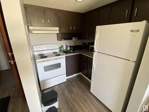 4943 Chalmers Av, Swan Hills, AB - Indoor Photo Showing Kitchen