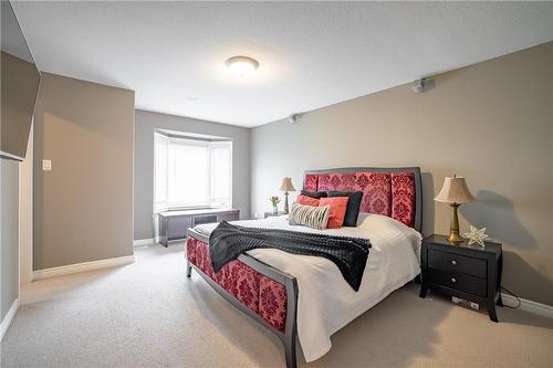 4391 Christopher Court, Beamsville, ON - Indoor Photo Showing Bedroom