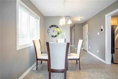 4391 Christopher Court, Beamsville, ON - Indoor Photo Showing Dining Room