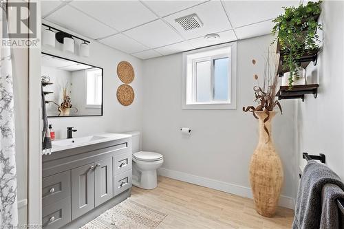 426 Sideroad 5, Chepstow, ON - Indoor Photo Showing Bathroom