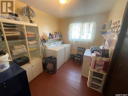 106 Wheatking Place, Rosthern, SK - Indoor Photo Showing Laundry Room