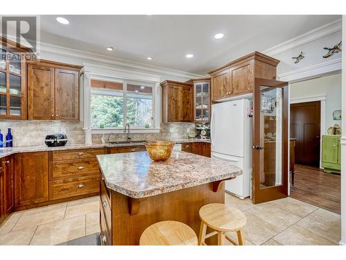 2331 Princeton Summerland Road, Princeton, BC - Indoor Photo Showing Kitchen