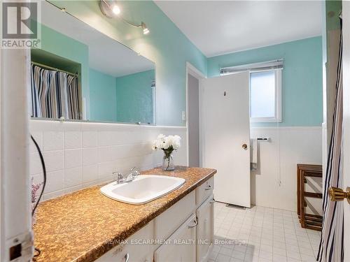 27 Mcgregor Pl, Haldimand, ON - Indoor Photo Showing Bathroom