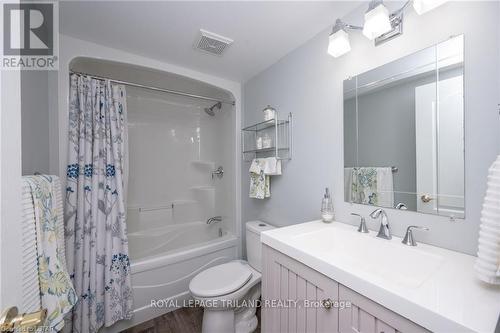 45 Westlake Dr, St. Thomas, ON - Indoor Photo Showing Bathroom