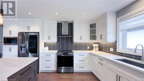 22 Church Street, Tiverton, ON - Indoor Photo Showing Kitchen With Upgraded Kitchen