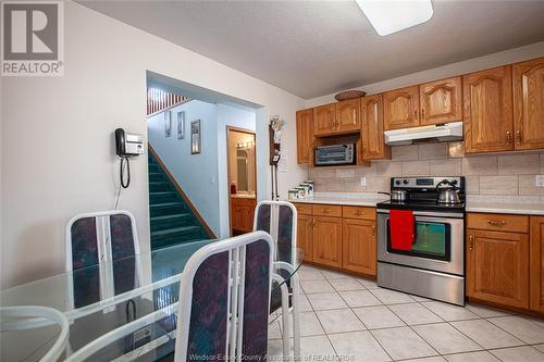 4430 Cherry Hill Road, Windsor, ON - Indoor Photo Showing Kitchen