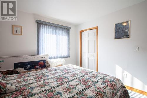 4430 Cherry Hill Road, Windsor, ON - Indoor Photo Showing Bedroom