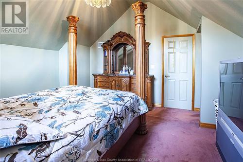 4430 Cherry Hill Road, Windsor, ON - Indoor Photo Showing Bedroom