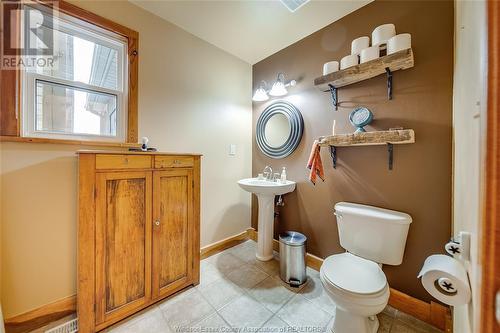 7205 Walker, Tecumseh, ON - Indoor Photo Showing Bathroom