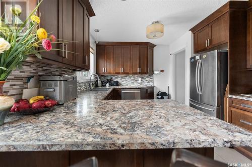1213 Carleton Street, Moose Jaw, SK - Indoor Photo Showing Kitchen With Upgraded Kitchen