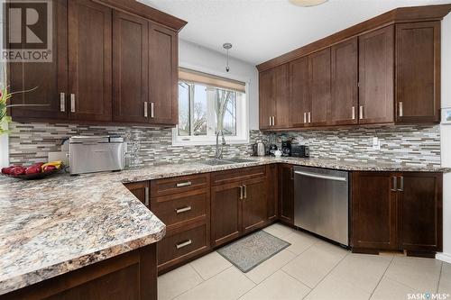 1213 Carleton Street, Moose Jaw, SK - Indoor Photo Showing Kitchen With Upgraded Kitchen