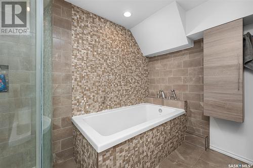1213 Carleton Street, Moose Jaw, SK - Indoor Photo Showing Bathroom