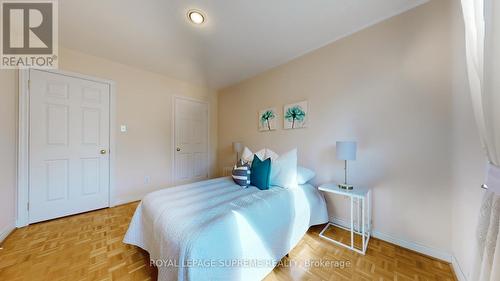 5842 Dalebrook Cres, Mississauga, ON - Indoor Photo Showing Bedroom