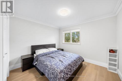 2174 Burbank Dr, Mississauga, ON - Indoor Photo Showing Bedroom