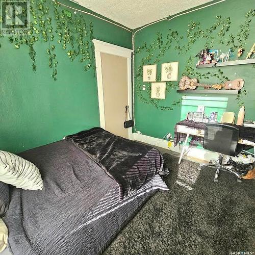 129 11Th Street E, Prince Albert, SK - Indoor Photo Showing Bedroom