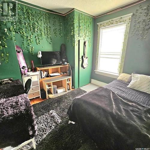 129 11Th Street E, Prince Albert, SK - Indoor Photo Showing Bedroom
