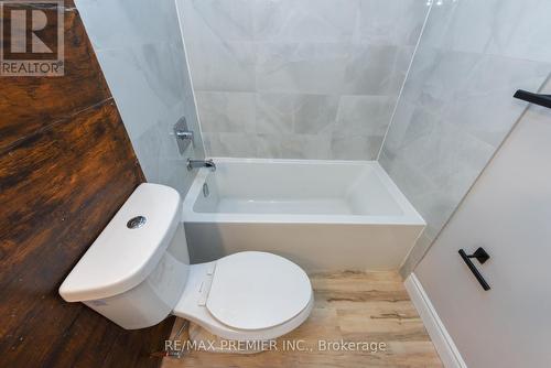 #516 -2835 Islington Ave, Toronto, ON - Indoor Photo Showing Bathroom