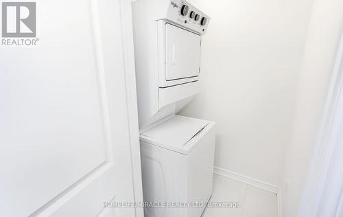 147 Flagg Ave, Brant, ON - Indoor Photo Showing Laundry Room