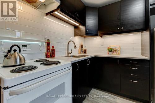 1752 Seeley Drive, London, ON - Indoor Photo Showing Kitchen With Double Sink