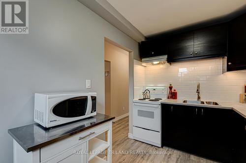1752 Seeley Dr, London, ON - Indoor Photo Showing Kitchen