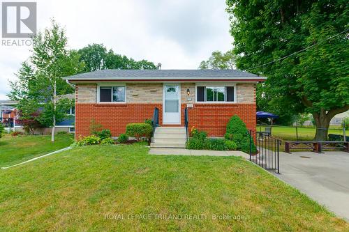 1752 Seeley Drive, London, ON - Outdoor