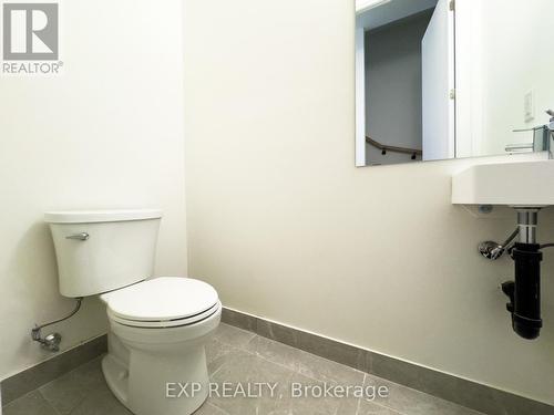 Th903 - 2 Steckley House Lane, Richmond Hill, ON - Indoor Photo Showing Bathroom