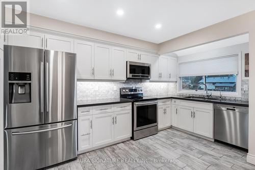4 Jamieson Dr, Adjala-Tosorontio, ON - Indoor Photo Showing Kitchen With Stainless Steel Kitchen With Upgraded Kitchen