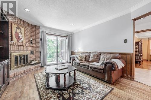 13 Roosevelt Dr, Richmond Hill, ON - Indoor Photo Showing Living Room With Fireplace