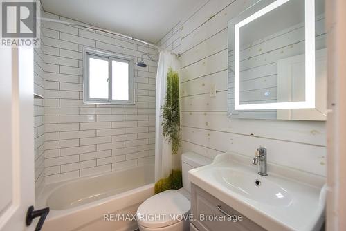 486 Gill Street S, Orillia, ON - Indoor Photo Showing Bathroom