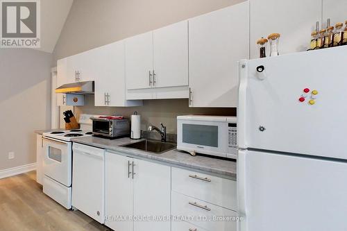 437 Oxbow Cres E, Collingwood, ON - Indoor Photo Showing Kitchen