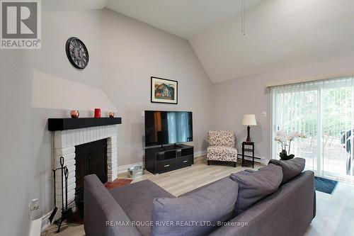 437 Oxbow Crescent E, Collingwood, ON - Indoor Photo Showing Living Room With Fireplace