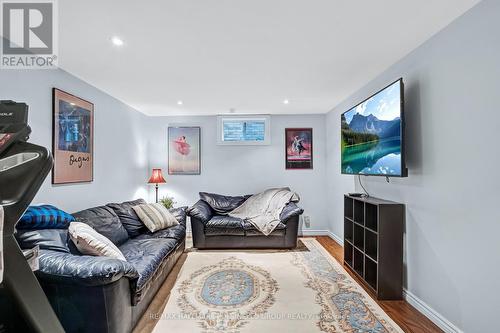 324 Harvie Road, Barrie, ON - Indoor Photo Showing Living Room