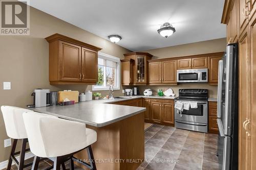 257 Meadowsweet Tr, London, ON - Indoor Photo Showing Kitchen
