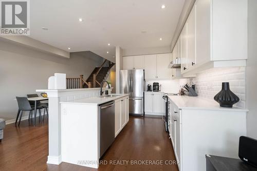 112 Morra Ave, Caledon, ON - Indoor Photo Showing Kitchen With Upgraded Kitchen