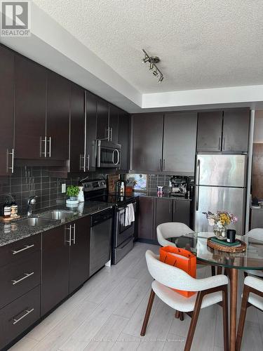 #1710 -33 Bay St, Toronto, ON - Indoor Photo Showing Kitchen With Upgraded Kitchen