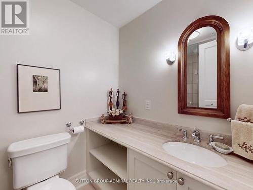 #804 -155 St Clair Ave W, Toronto, ON - Indoor Photo Showing Bathroom