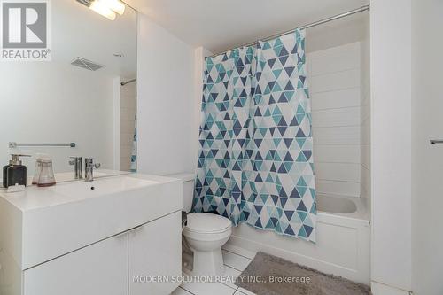 #925 -10 Capreol Crt, Toronto, ON - Indoor Photo Showing Bathroom