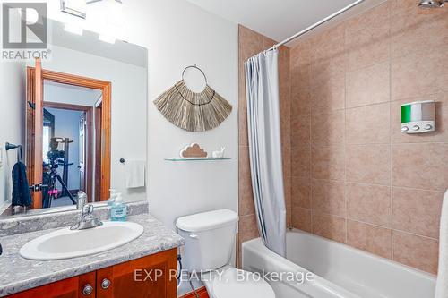 32 - 214 Blueski George Crescent, Blue Mountains, ON - Indoor Photo Showing Bathroom