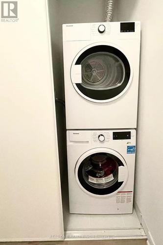 3705 - 3 Gloucester Street, Toronto, ON - Indoor Photo Showing Laundry Room