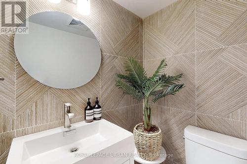 #2 -76 Munro St, Toronto, ON - Indoor Photo Showing Bathroom