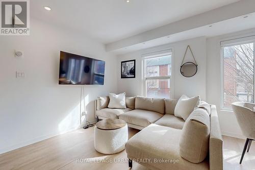 #2 -76 Munro St, Toronto, ON - Indoor Photo Showing Living Room