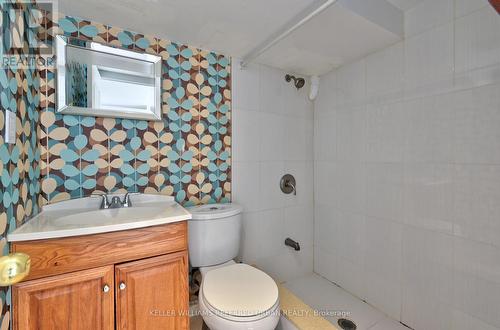 176 Hastings Ave, Toronto, ON - Indoor Photo Showing Bathroom