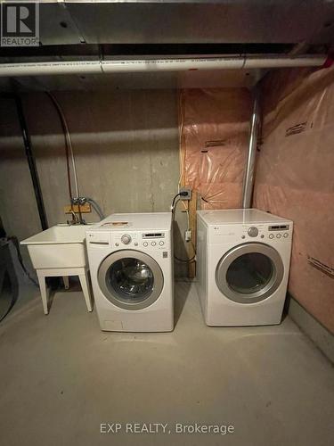 11 Winisk St, Richmond Hill, ON - Indoor Photo Showing Laundry Room