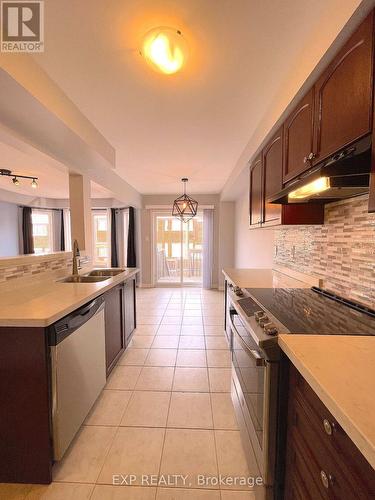 11 Winisk St, Richmond Hill, ON - Indoor Photo Showing Kitchen With Stainless Steel Kitchen