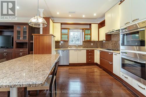 #102 -33 Wallace St, Vaughan, ON - Indoor Photo Showing Kitchen With Stainless Steel Kitchen With Upgraded Kitchen